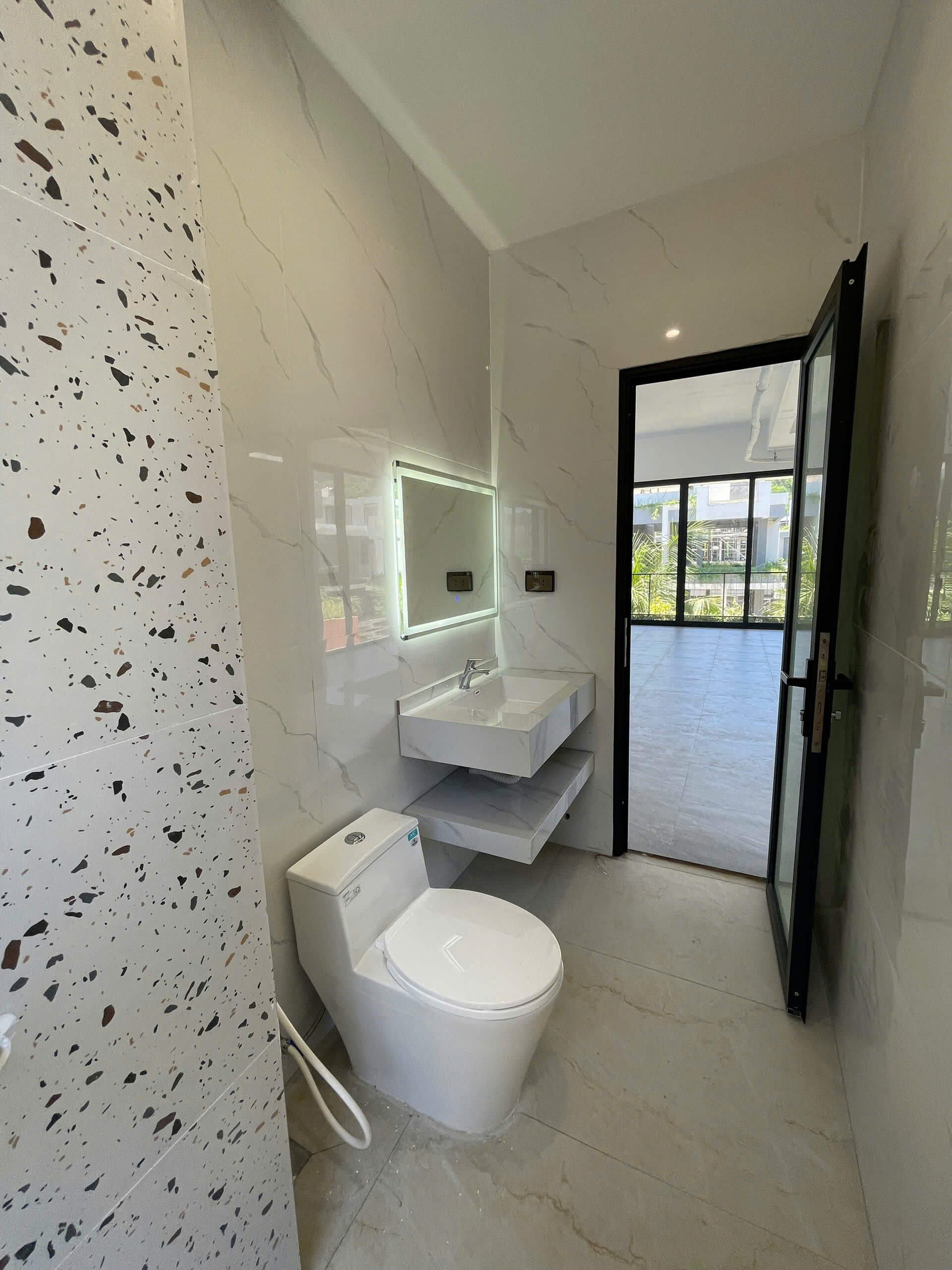 Khu vực nhà vệ sinh