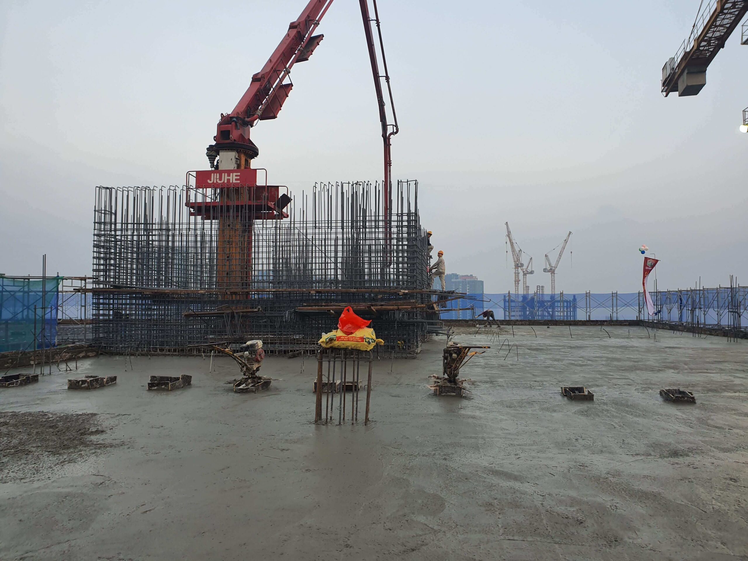 Cẩu trục tháp luôn sẵn sàng hoạt động